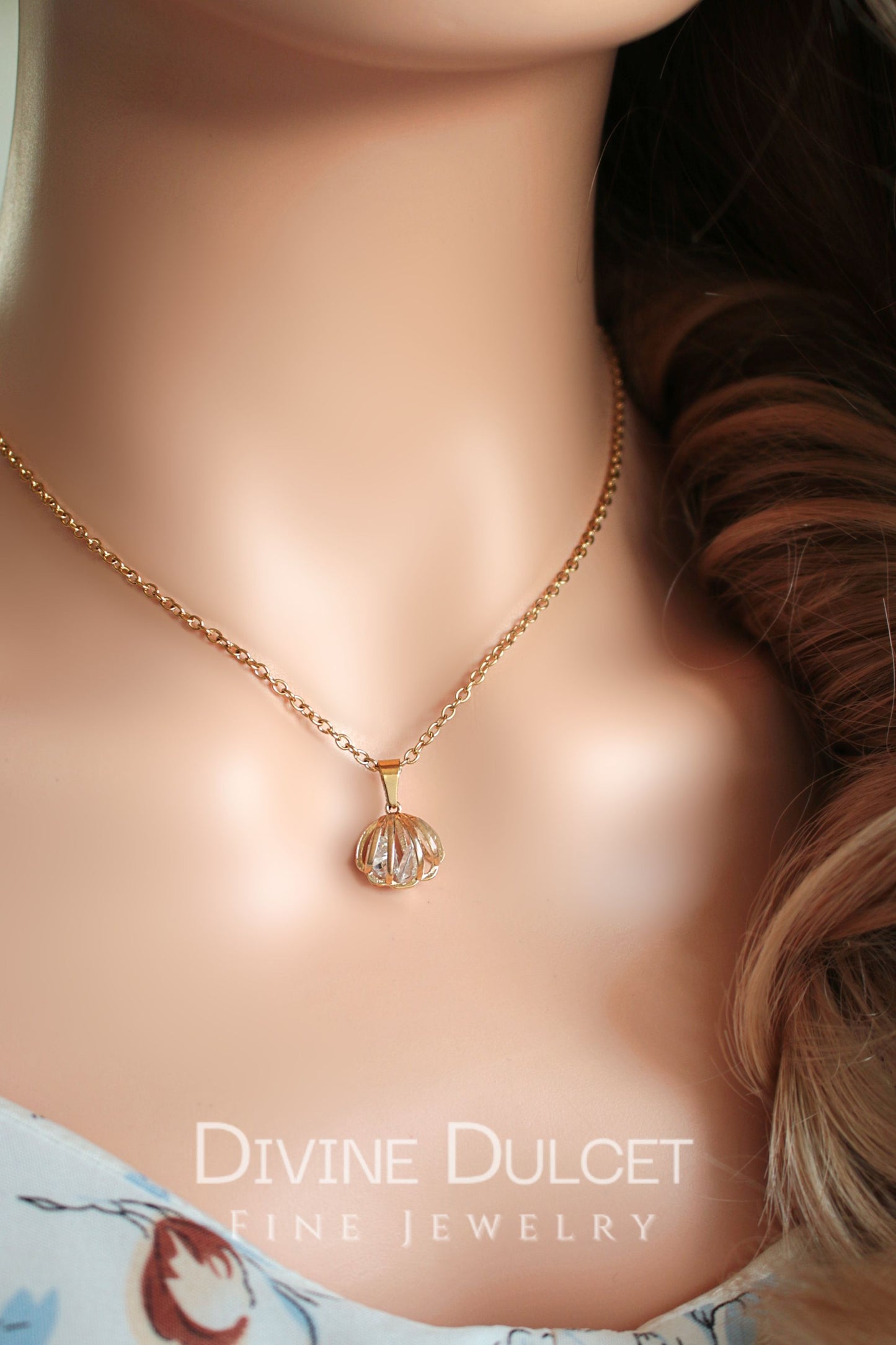 "Ocean Treasure" 24 Karats Seashell Necklace - Which Mark