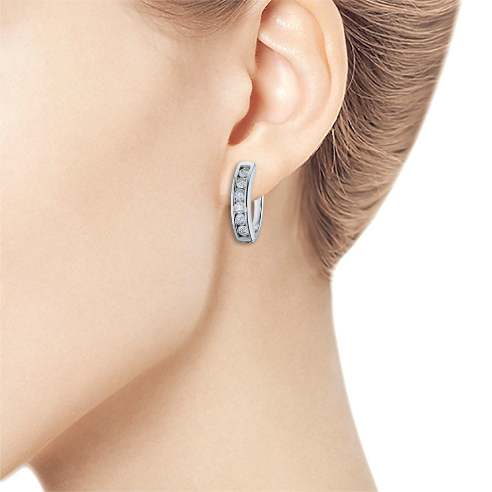 14K White Gold Earrings with 12 Round-Cut Lab-Created Diamonds 0.908 - Which Mark