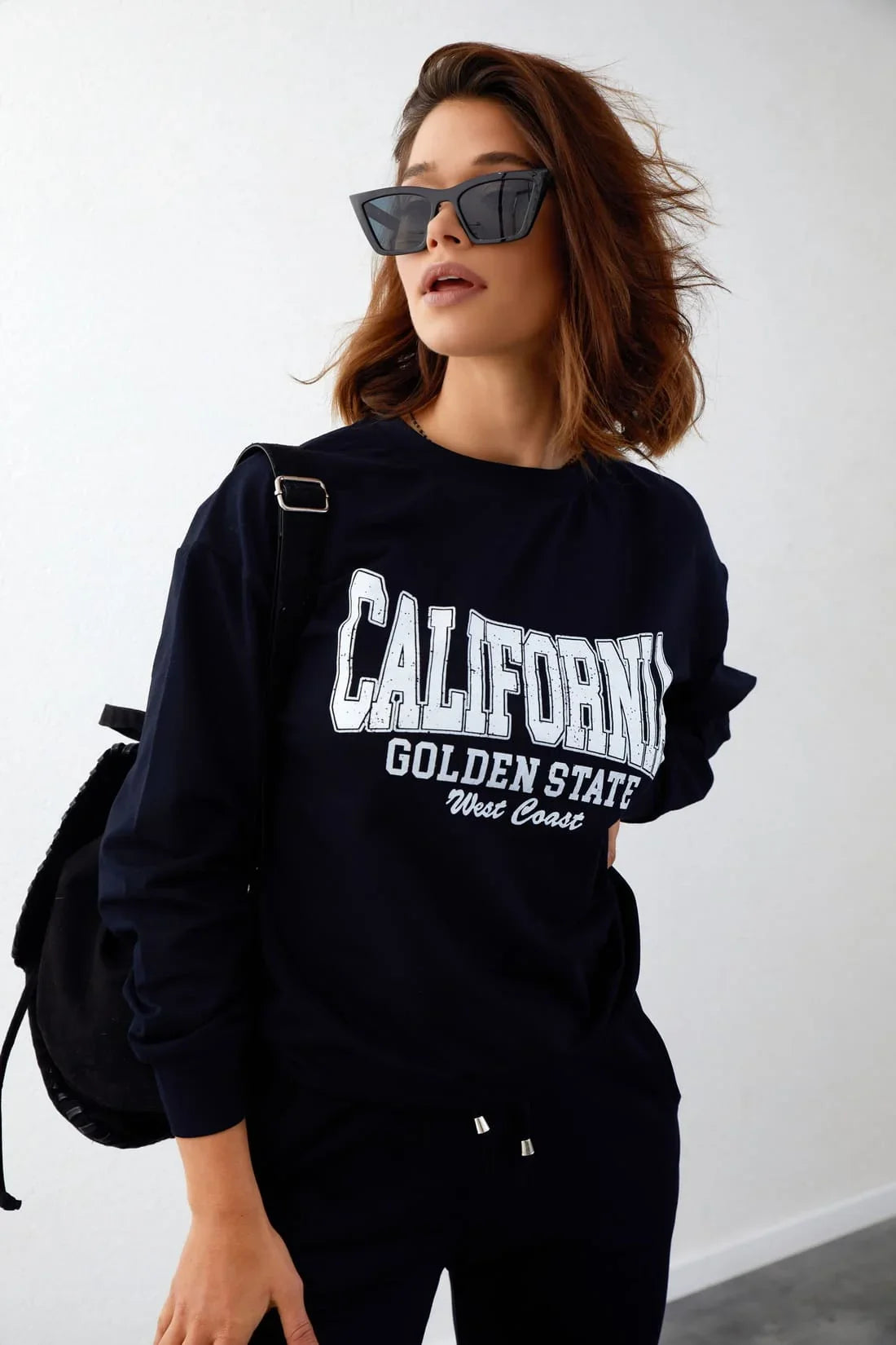 Women's tracksuit set with an application, navy blue FI728 - Which Mark