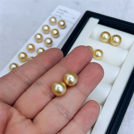 Seawater Nanyang Gold Pearl Ear Studs - Which Mark