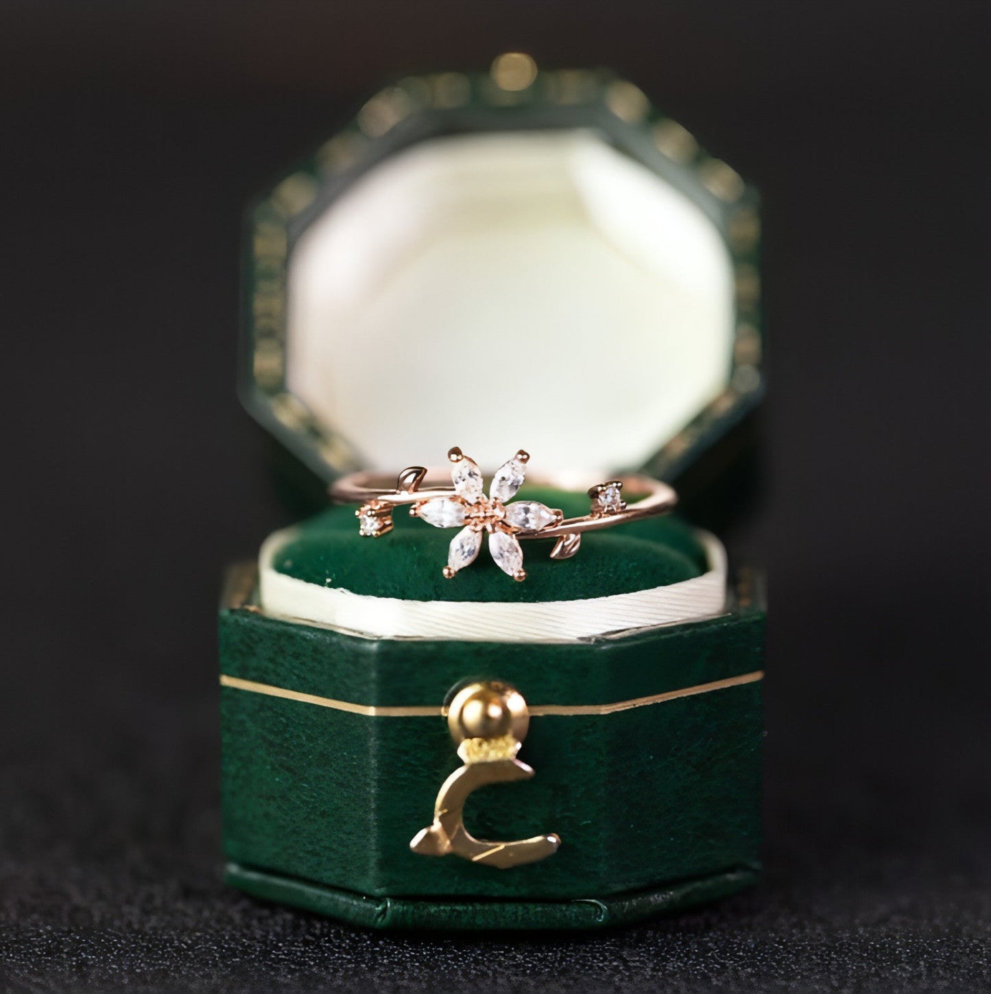 LuxeJewels™ – Art Deco Floral Diamond Ring in Gold & Platinum - Which Mark