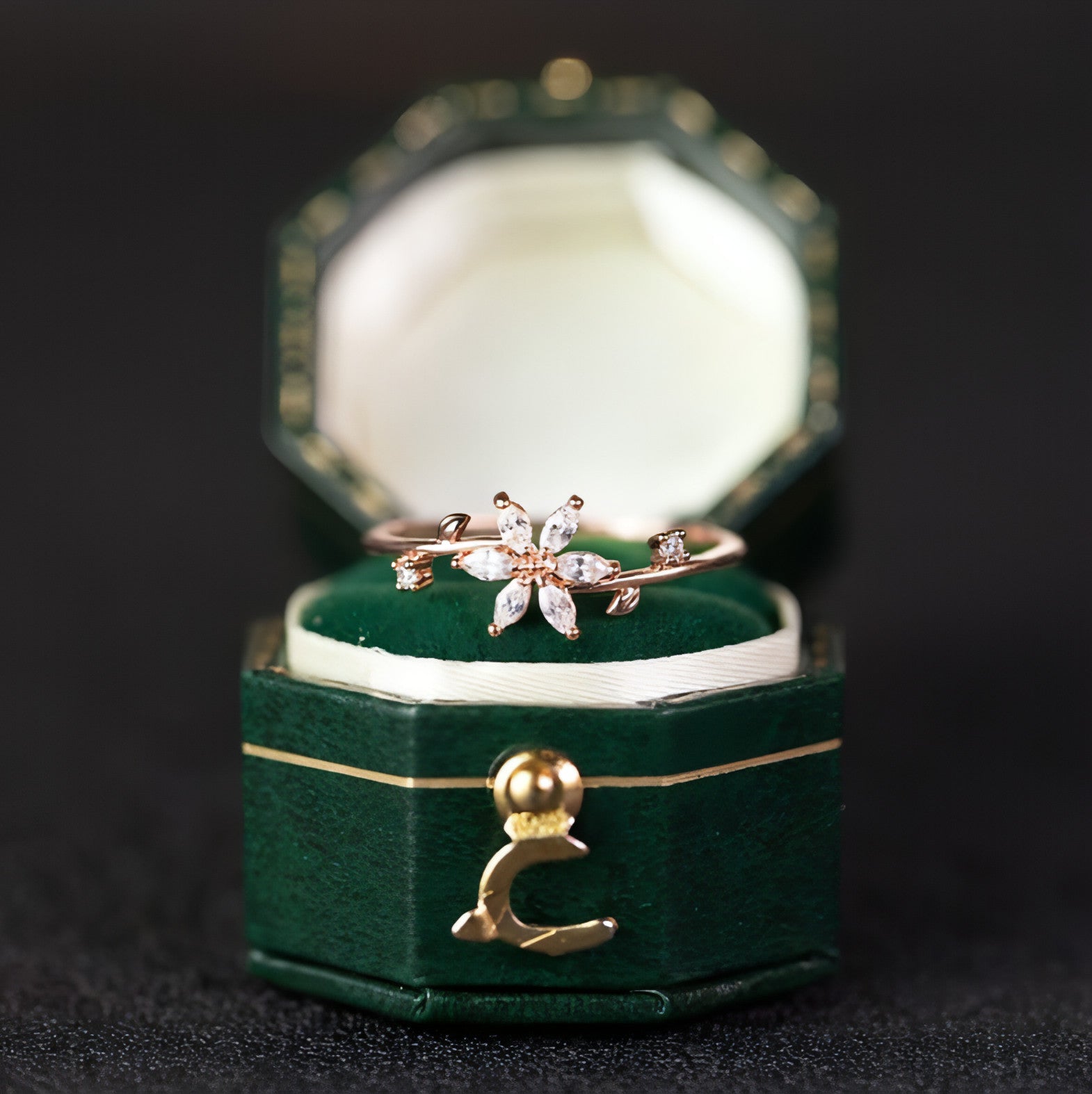 LuxeJewels™ – Art Deco Floral Diamond Ring in Gold & Platinum - Which Mark