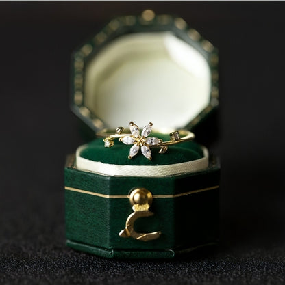 LuxeJewels™ – Art Deco Floral Diamond Ring in Gold & Platinum - Which Mark