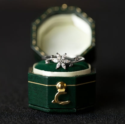 LuxeJewels™ – Art Deco Floral Diamond Ring in Gold & Platinum - Which Mark