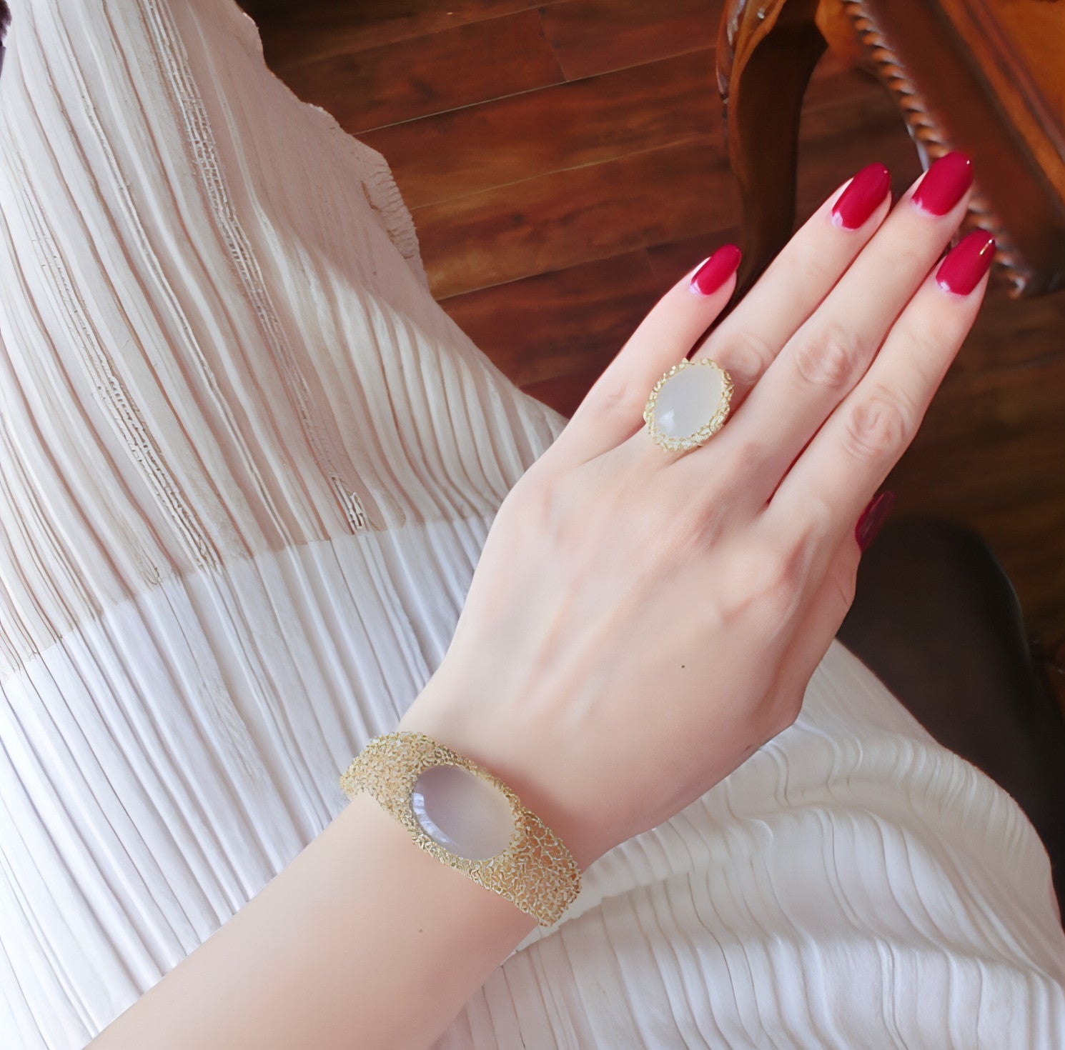 14k Gold Wire Natural White Chalcedony Bracelet - Which Mark
