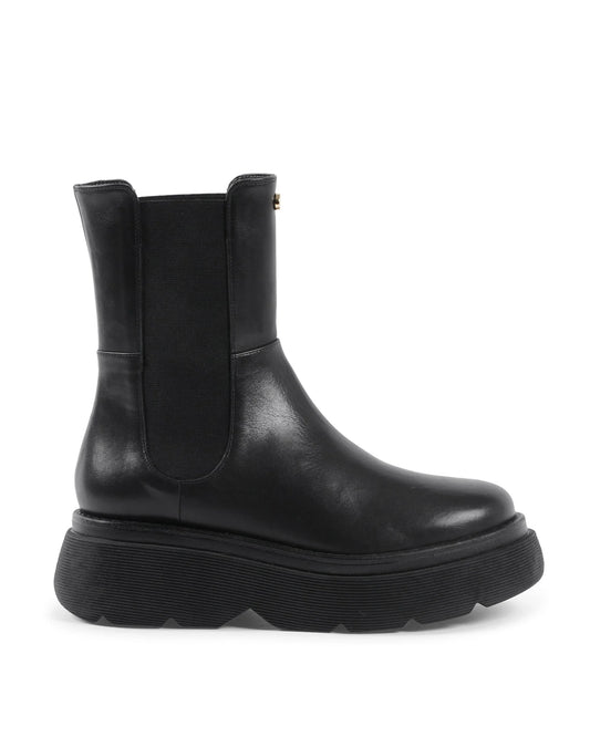 Dana - Short Boot Black - Which Mark