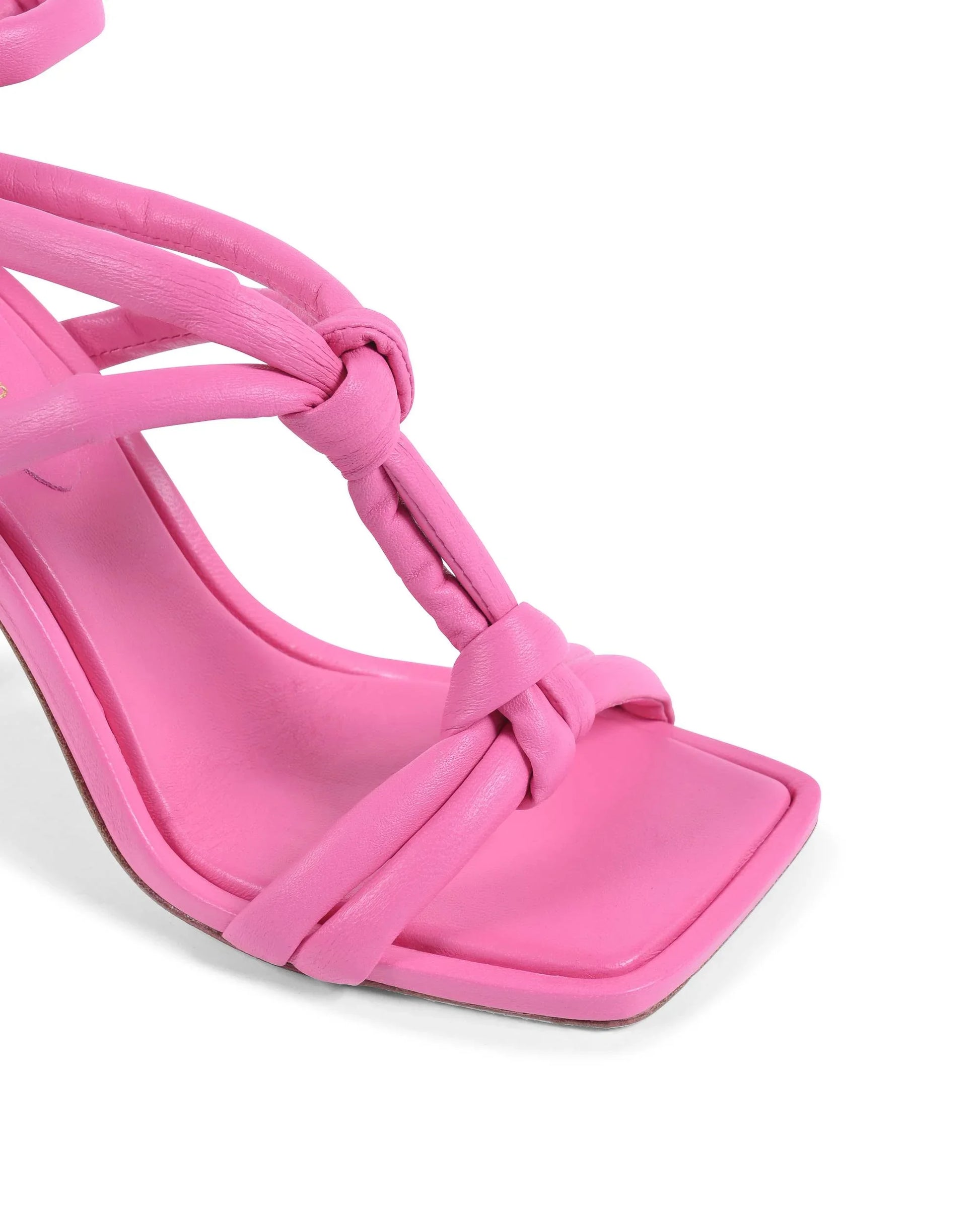 Betty - Fuxia - Which Mark