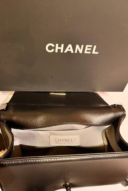 Luxury Chevron Quilted Flap Bag - Which Mark