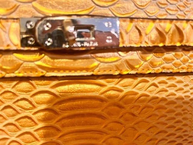 Women Crocodile Medium Bags - Which Mark