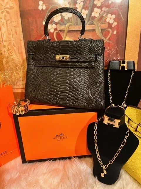 Women Crocodile Medium Bags - Which Mark