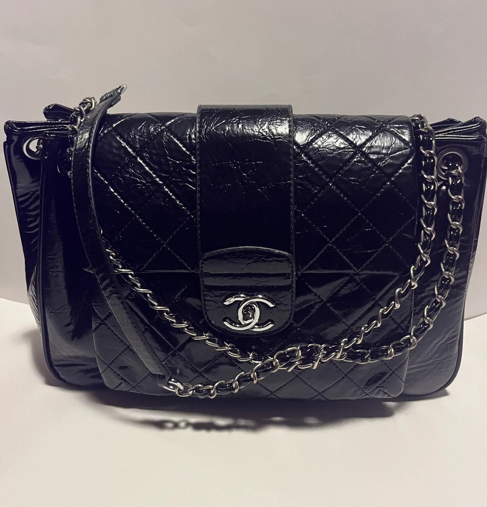 Lux handbag with Silver Chain Handle - Which Mark
