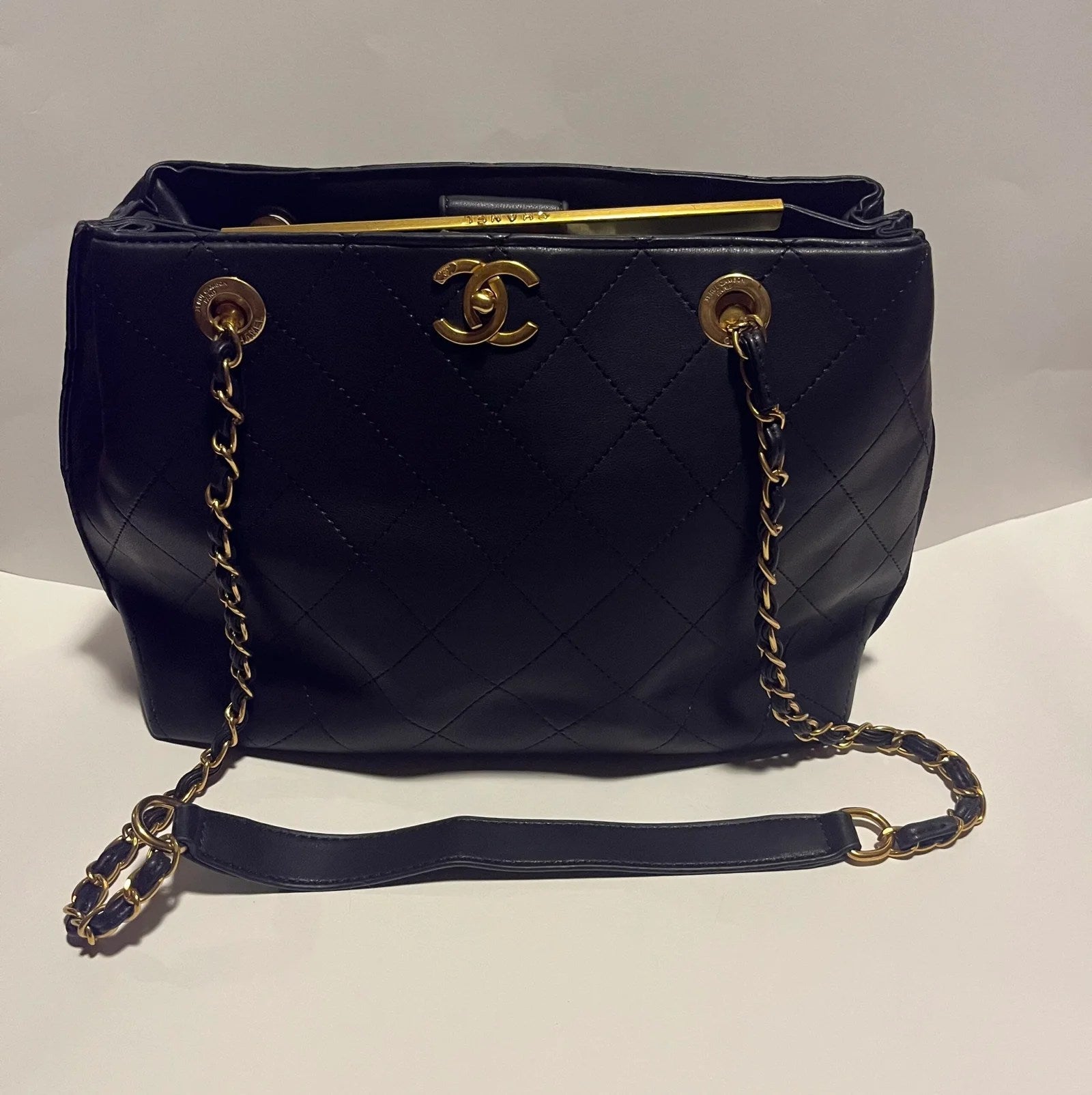 Tote Gold Chain Metal Shoulder Bag - Which Mark