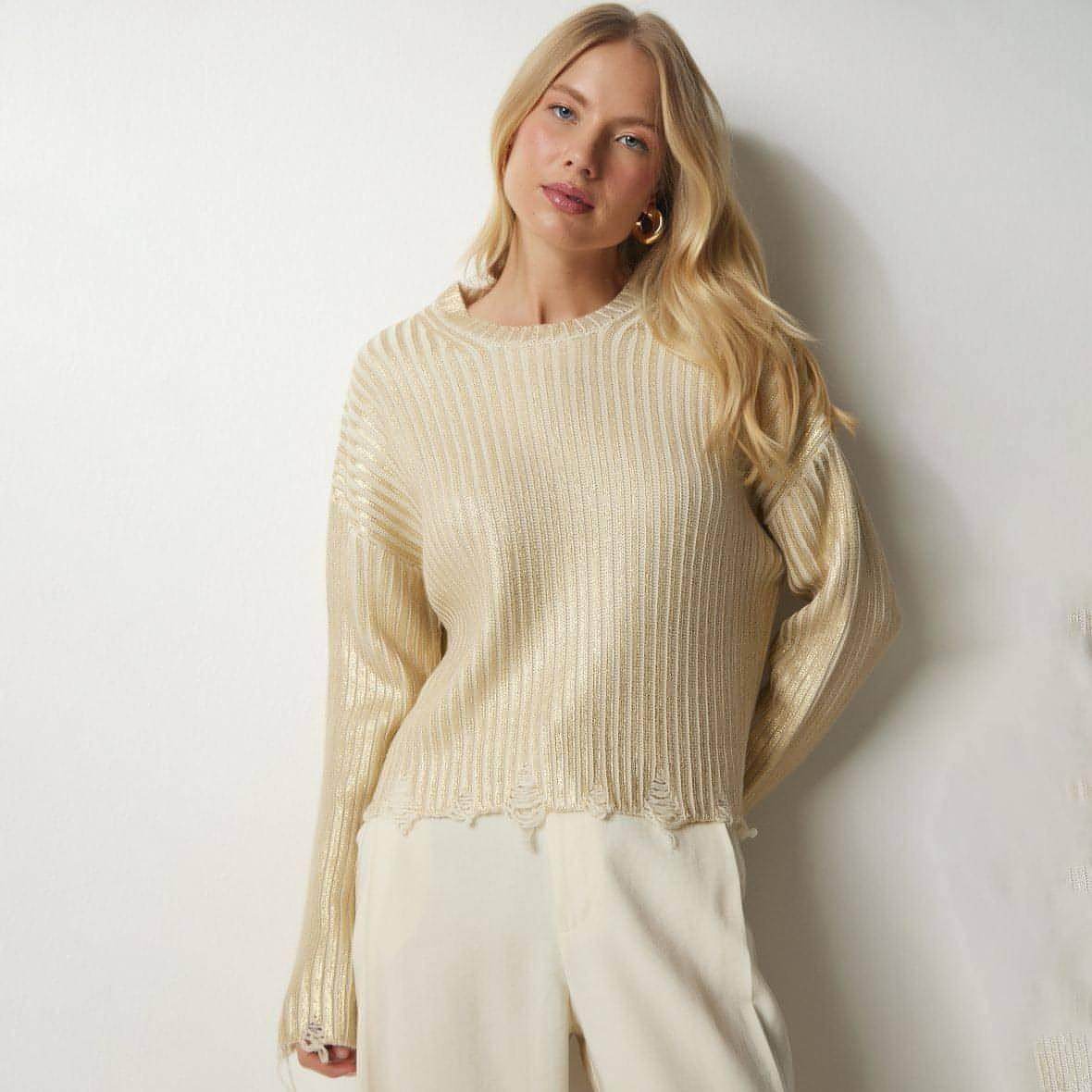 Women's Ragged Design Short Sweater Knitwear Top - Which Mark