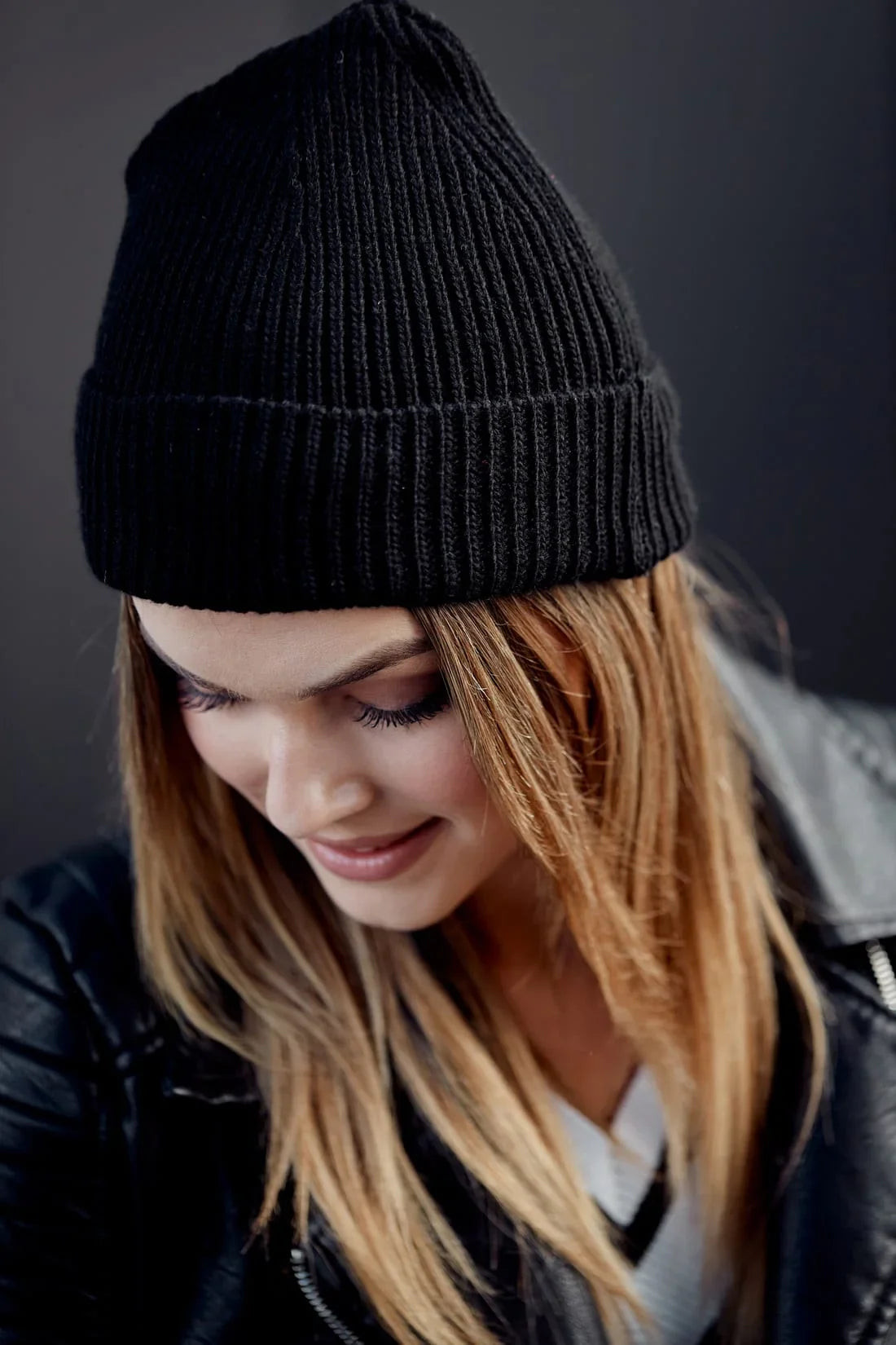 Women's folded hat, black C74 - Which Mark