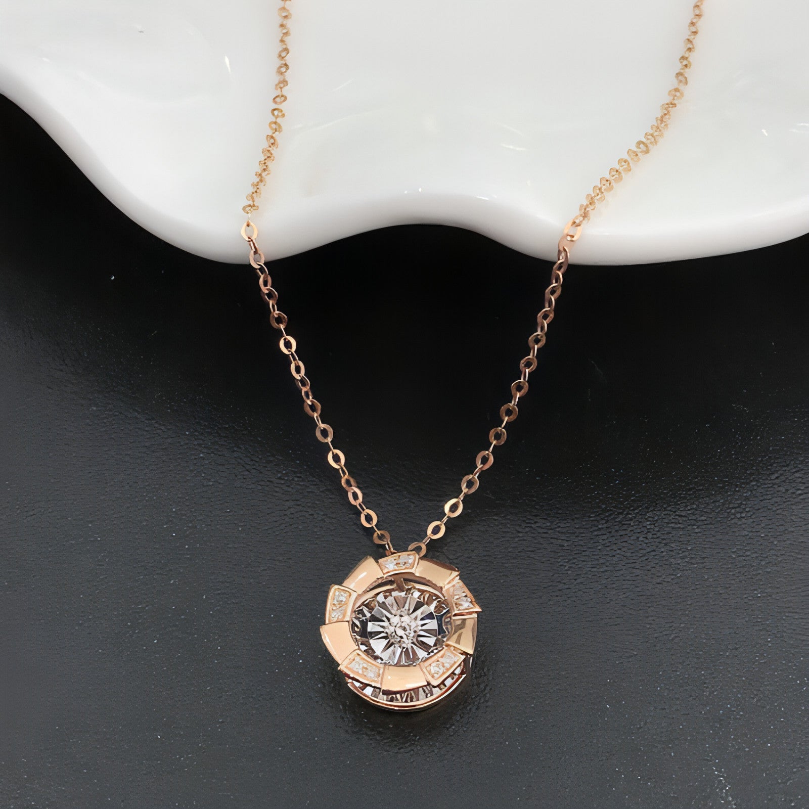 18K Gold Fashion Brand Necklace - Which Mark
