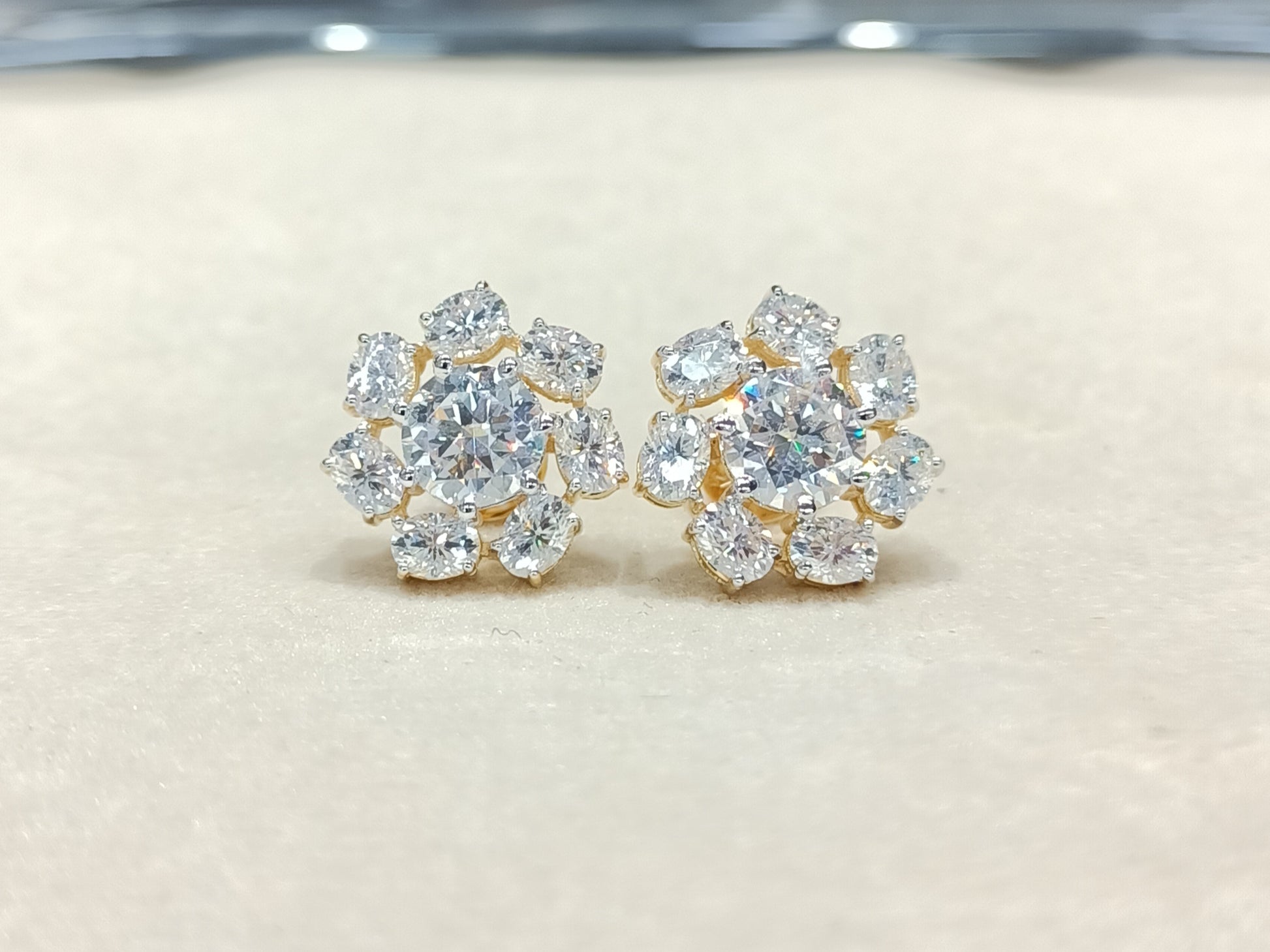 Moissanite Round & Oval Shape Earring – WE00107 - Which Mark
