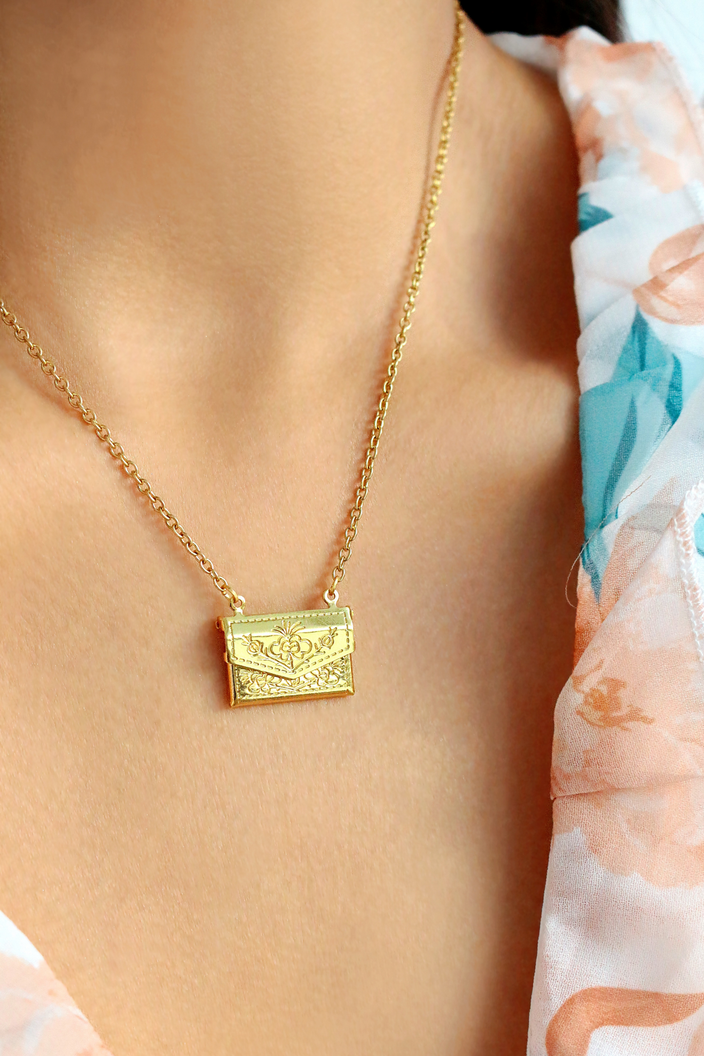 24 Karats Daisy Envelope Locket Necklace - Which Mark