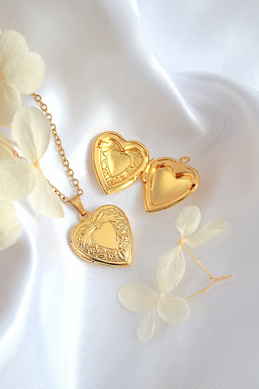 18 Karats Heart Locket Necklace - Which Mark
