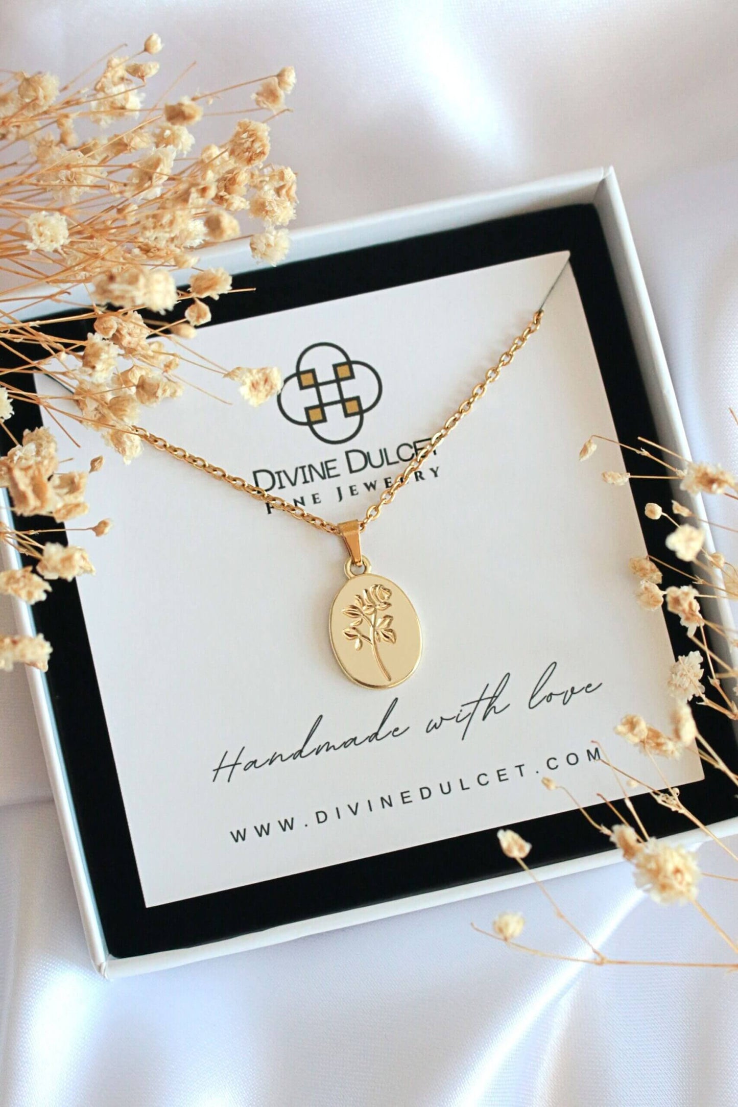 “Bouquet de Roses” 24K Classy Floral Necklace - Which Mark