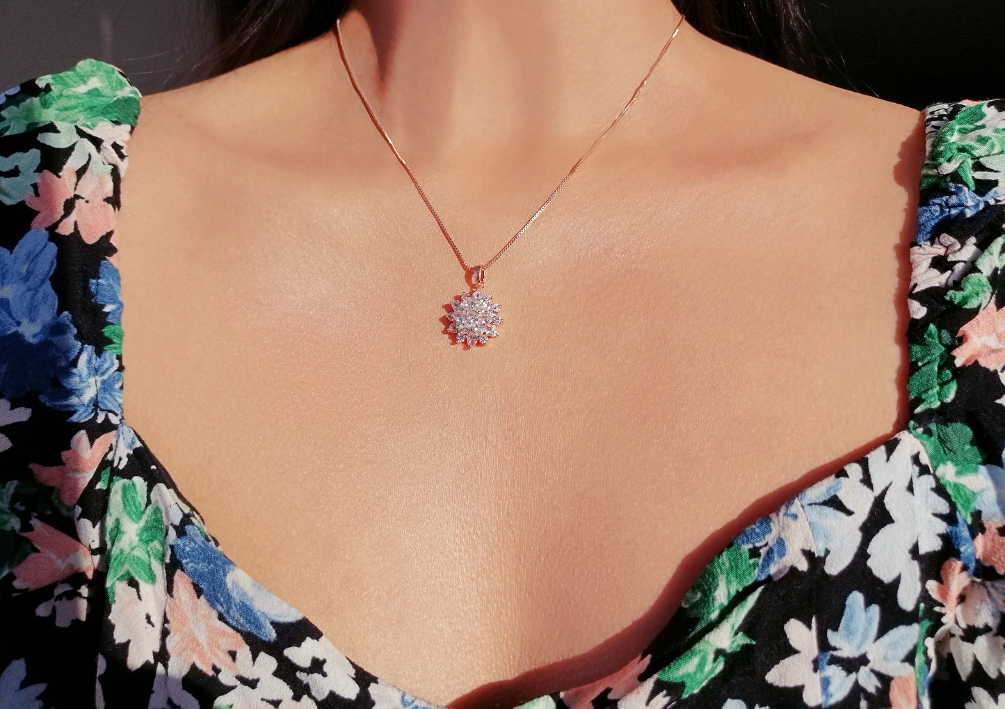 Diamond Sunflower Pendant Necklace 18 Karats Gold Plated - Which Mark