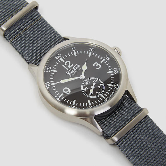 39.5mm field quartz watch with nylon 6 strap in grey colour - Which Mark