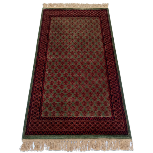 3×5 Feet Green Hand Knotted Lichi Wool Carpet - Which Mark