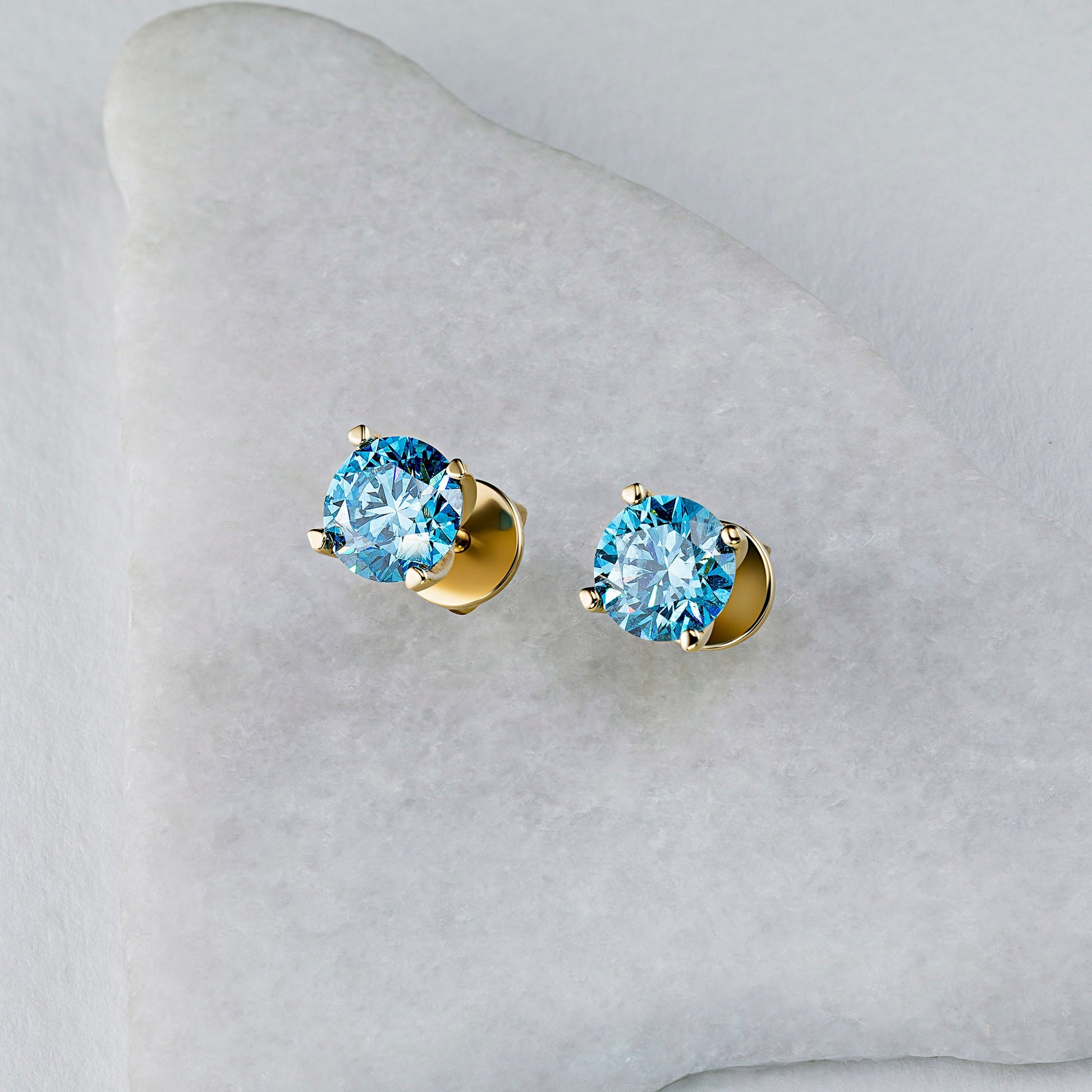 14K Yellow Gold Earring Studs with 0 Round-Cut Diamond 0.91 CT.TW - Which Mark