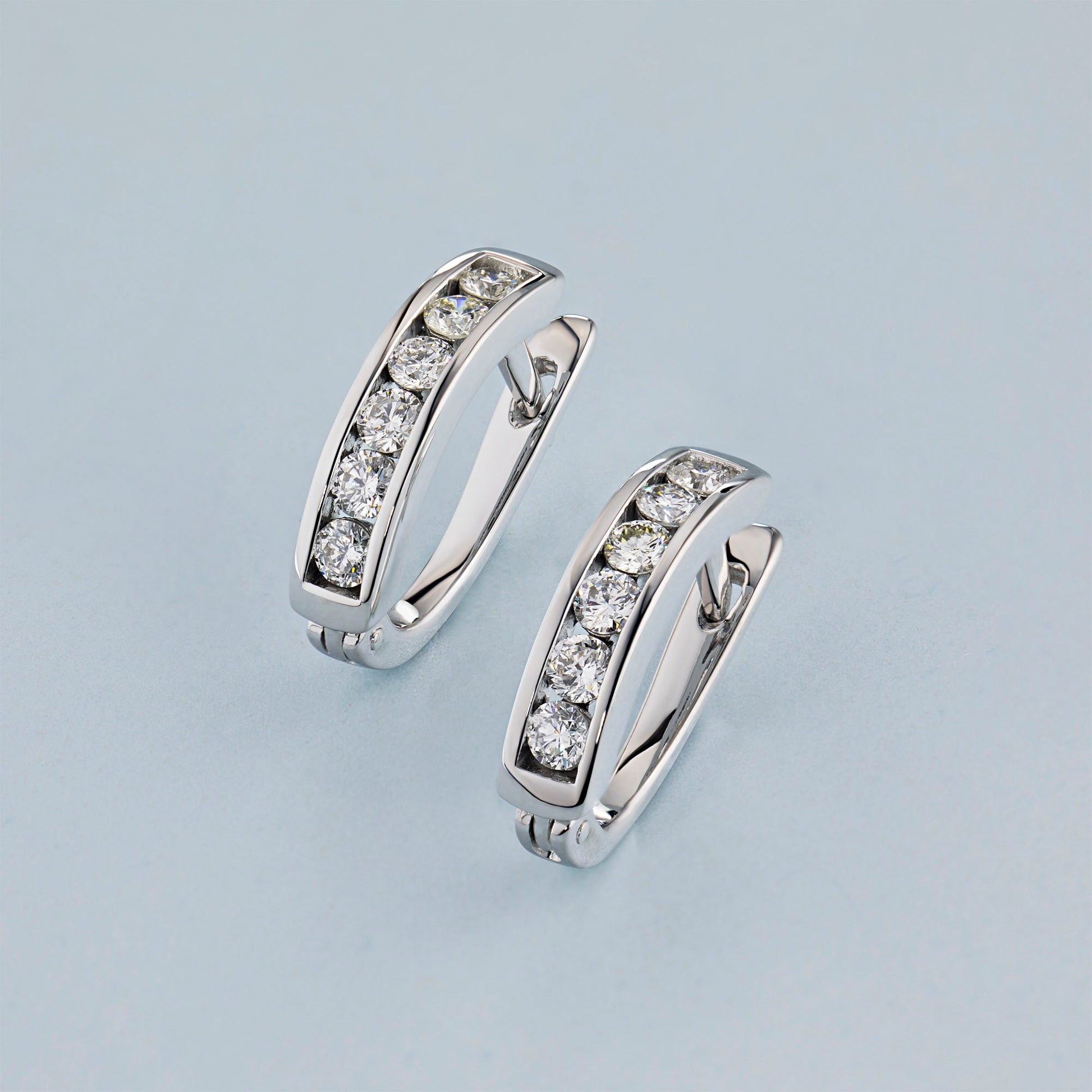 14K White Gold Earrings with 12 Round-Cut Lab-Created Diamonds 0.908 - Which Mark