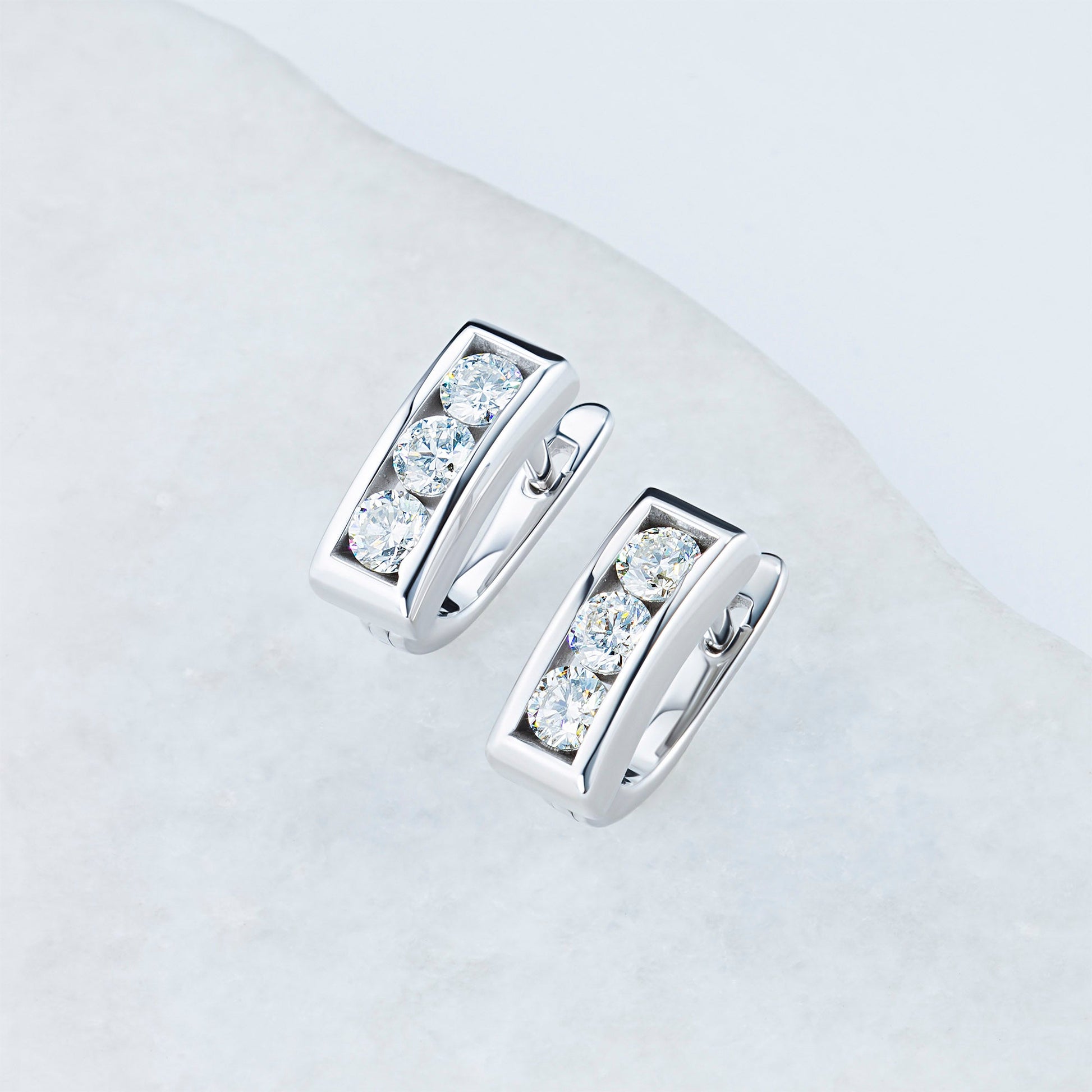 14K White Gold Earrings with 6 Round-Cut Lab-Created Diamonds 0.851 - Which Mark