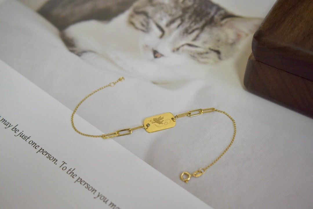 18k gold angel clavicle chain - Which Mark
