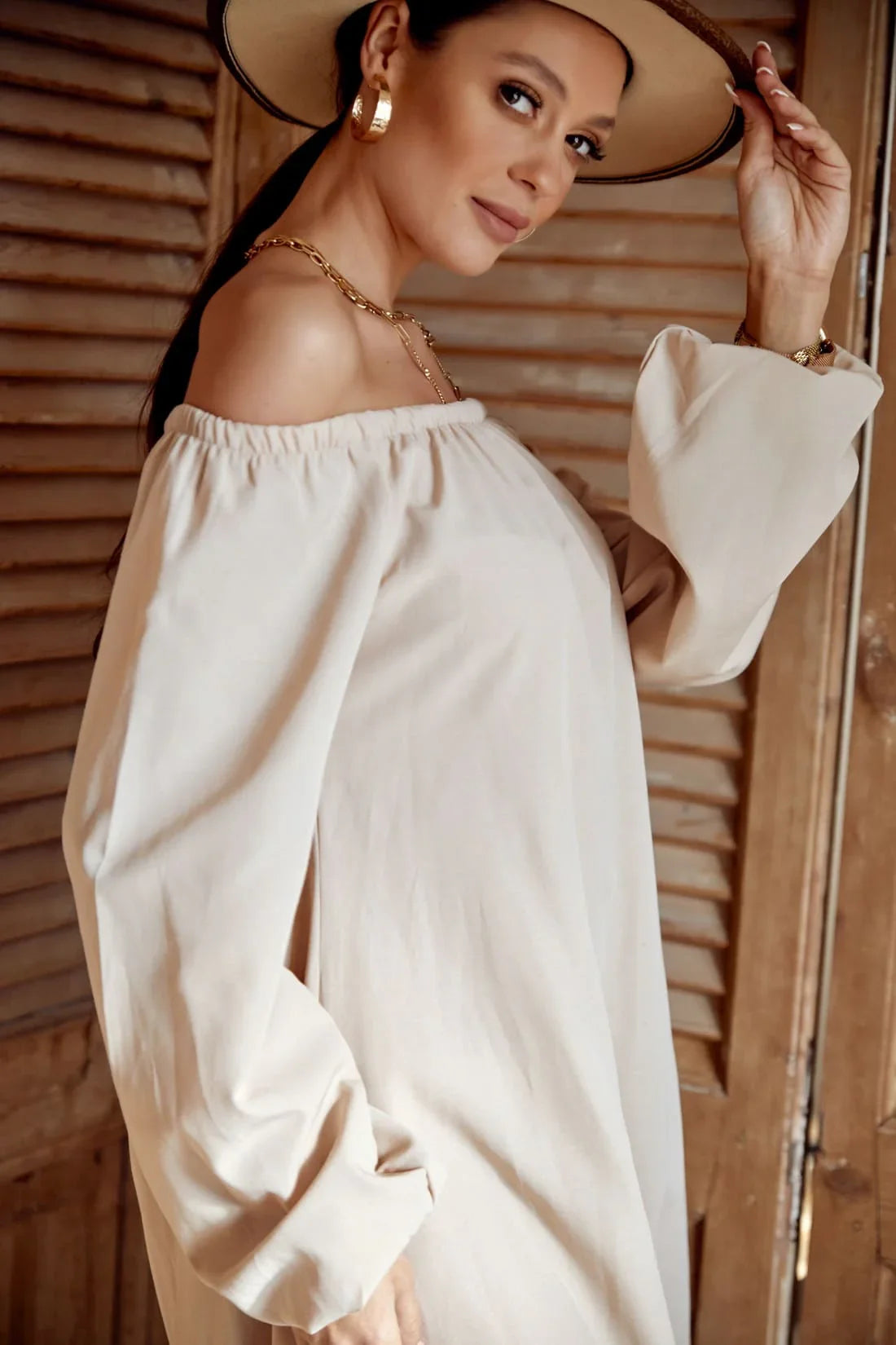 Oversize trapeze dress with a puffy bottom, beige FG653 - Which Mark