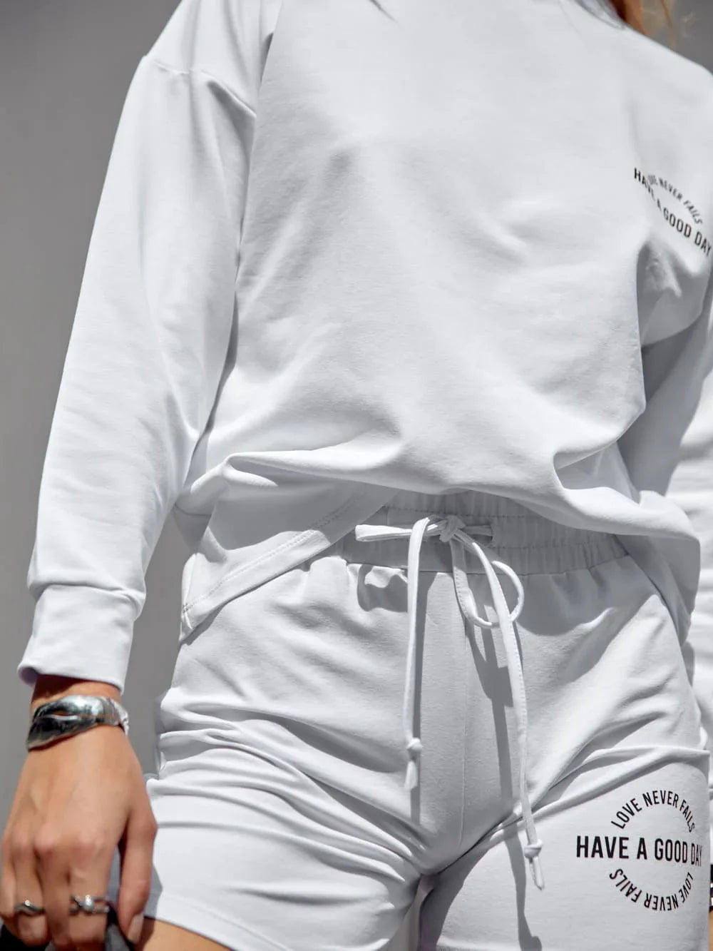 Women's sports set, sweatshirt shorts, white FI757 - Which Mark